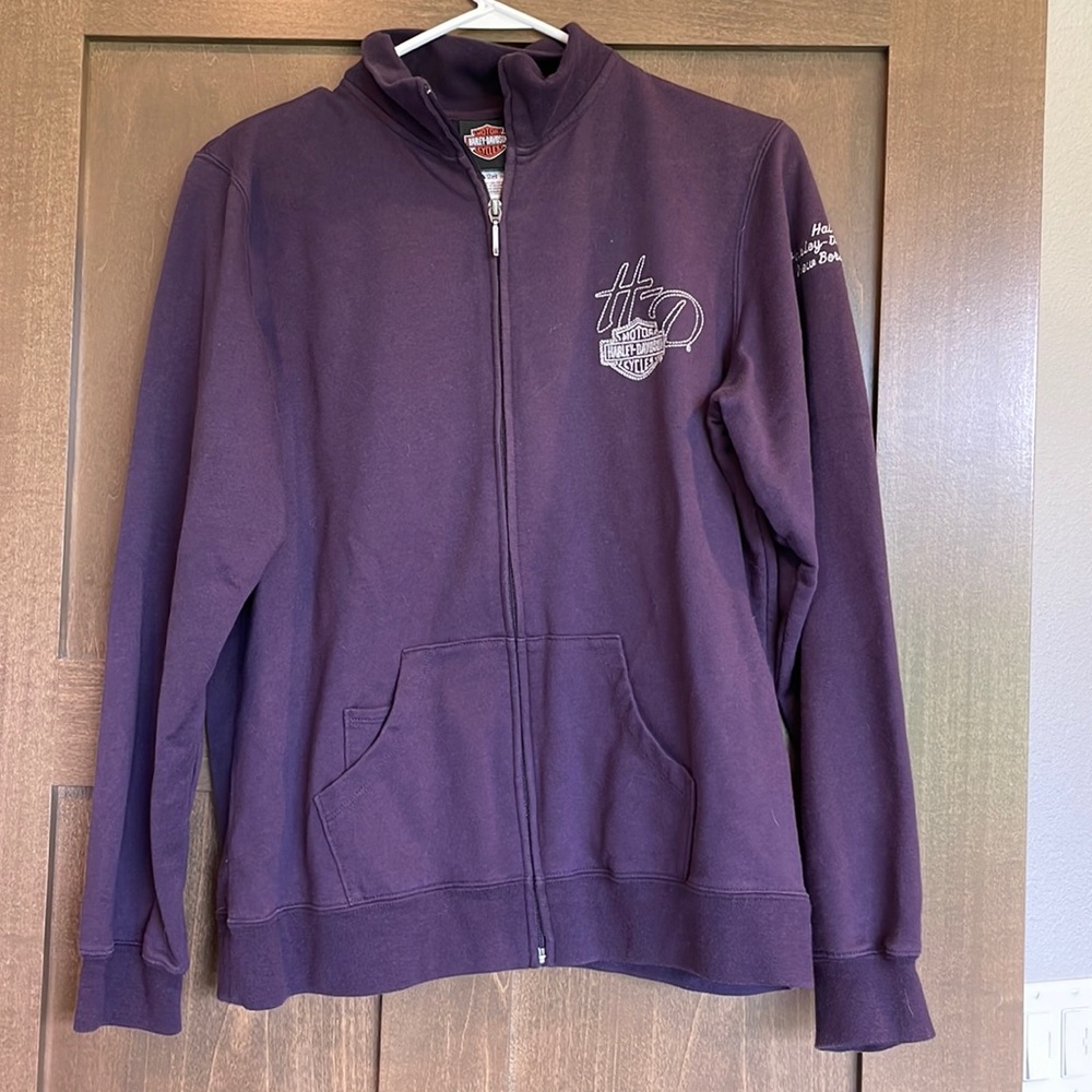 Like new purple Harley Davidson sweatshirt size large